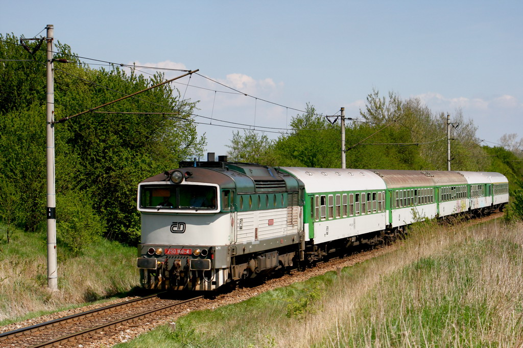 Lokomotiva 750 160-4, R 958, Lochenice, 25.4.2007 11:47 - Trainweb